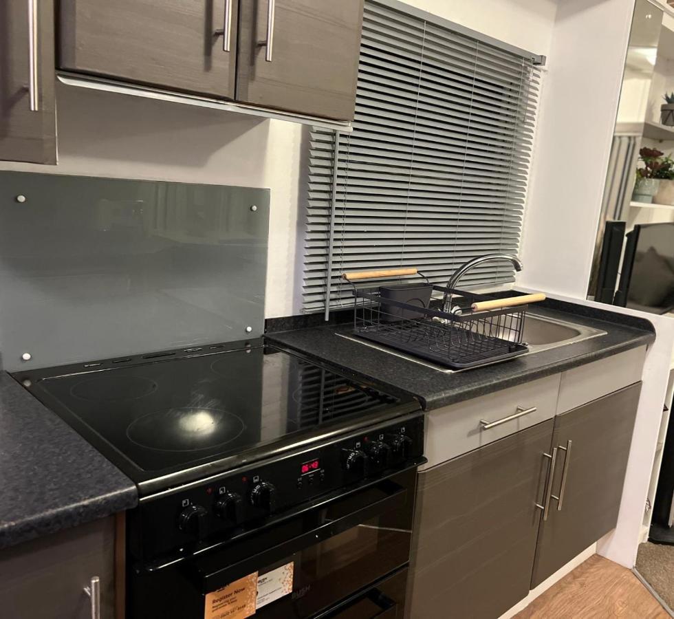 Forest & Beach Access Naish Park Apartment New Milton Exterior photo