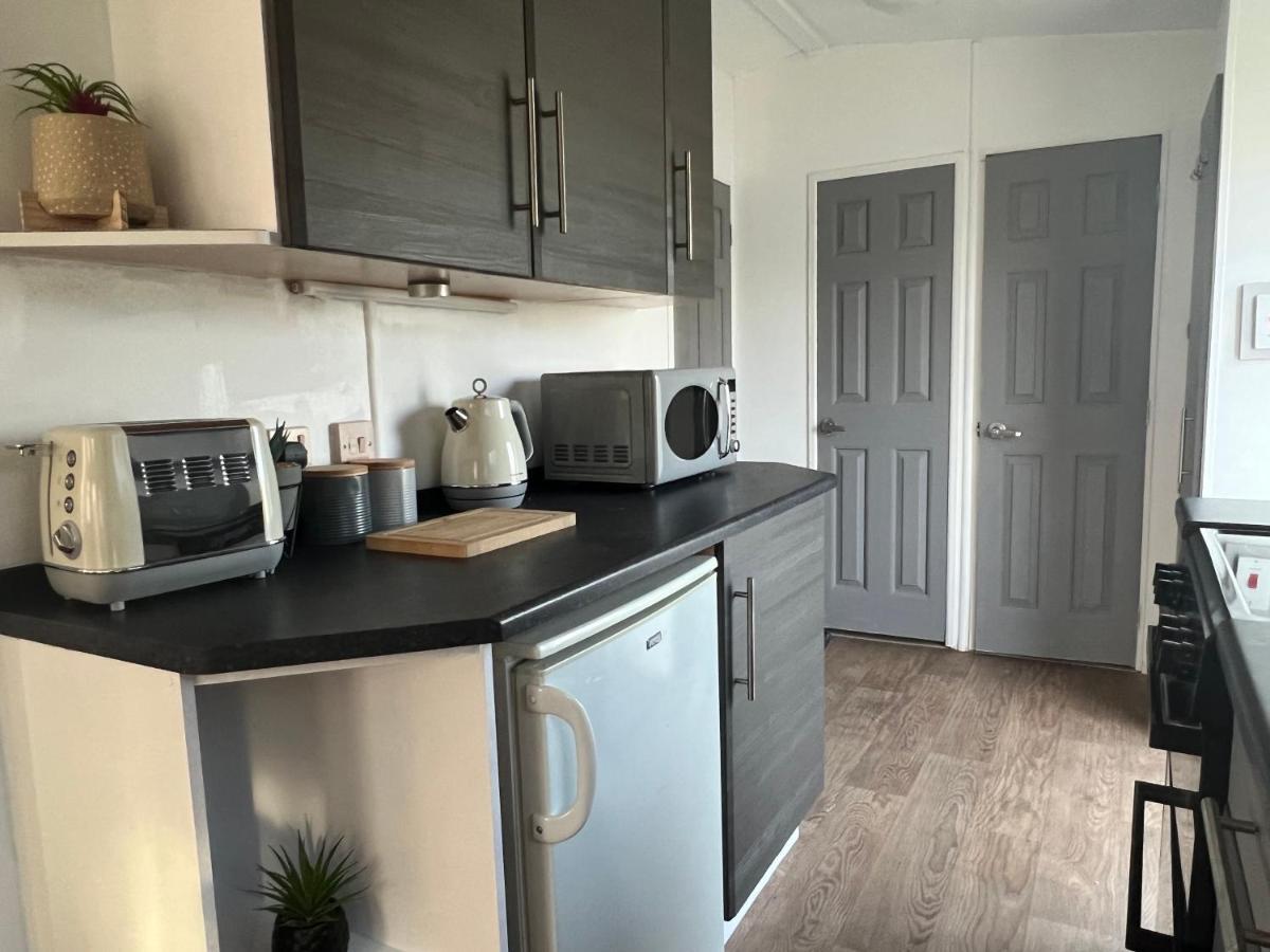 Forest & Beach Access Naish Park Apartment New Milton Exterior photo